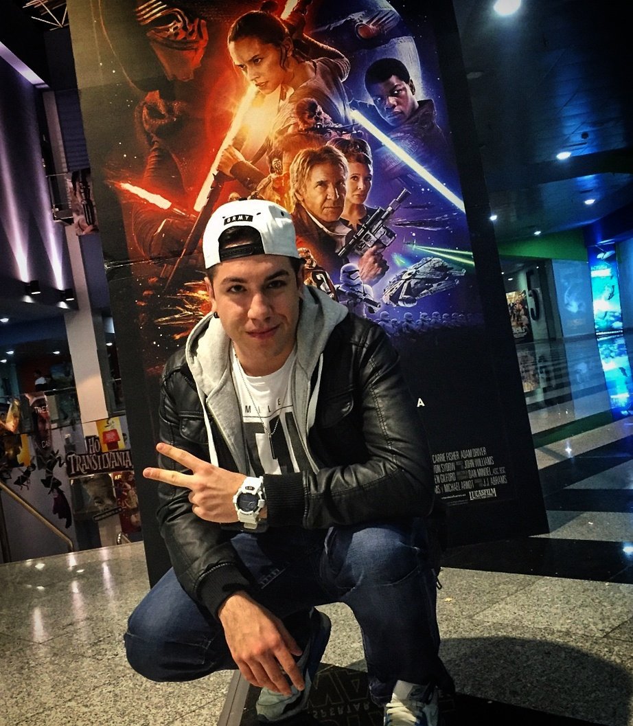 Dyem_Oficial's tweet photo. Qué poquito queda... #TheForceAwakens https://t.co/X3ud24eORx