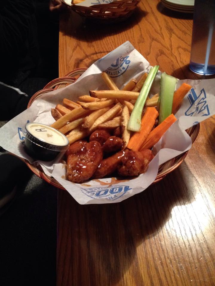 akunaseg1's tweet photo. Enjoyed "Who's your Daddy" flavoured wings. Just missing a meat and milk food group! #URWhatUTwEat @UWSarahTA https://t.co/m2tOJfCVbv