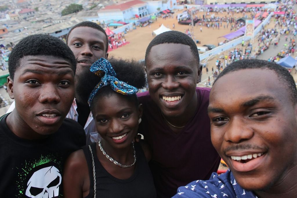 Bigsam233's tweet photo. RT
Throw back time, #Chalewote2015.

#HuaweiSelfie #MakeItPossible 
@HuaweiDeviceGh https://t.co/8wf2FJPD1o