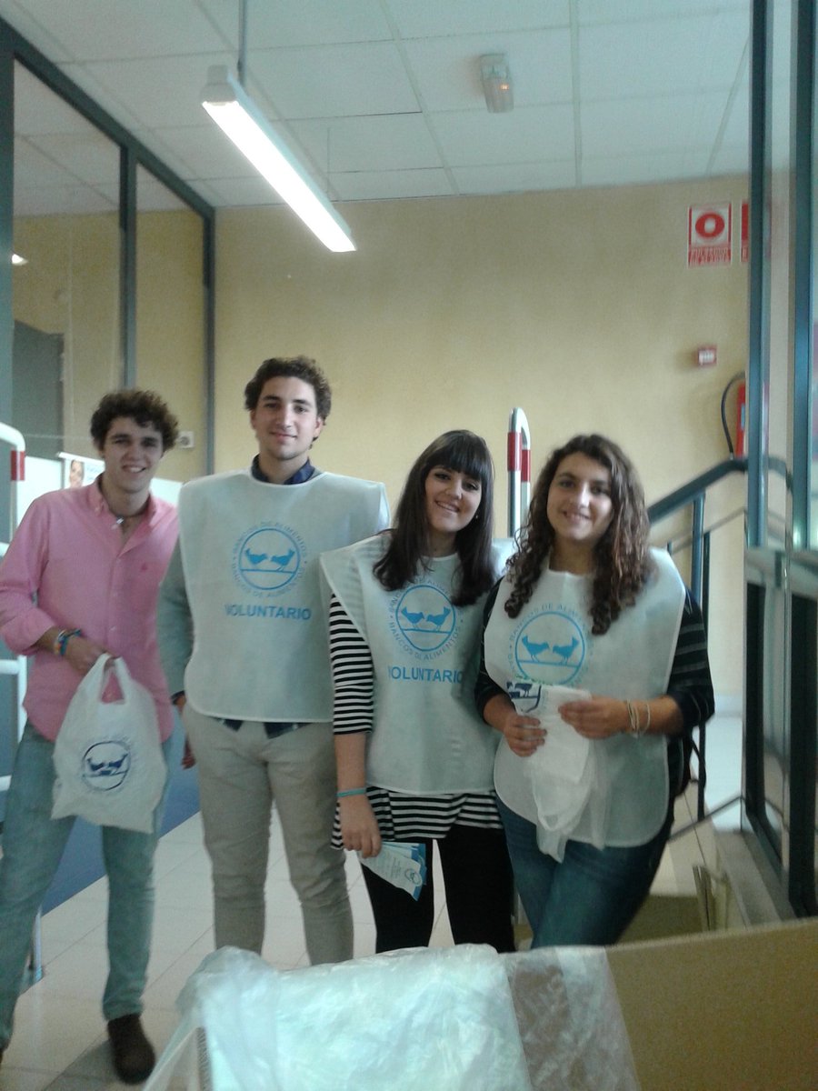 LoyolaSED's tweet photo. Acciones solidarias para ir formando un estilo de vida @LoyolaAnd , @LoyolaVOL https://t.co/ntHfYm8k7M