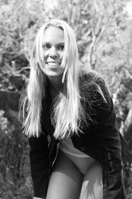 fijn weekenden allemaal! https://t.co/ourNzaN0vN<a href="/tag/selfie"class="tags"><span>#selfie</span></a><a href="/tag/sexy"class="tags"><span>#sexy</span></a><a href="/tag/zwanger"class="tags"><span>#zwanger</span></a>