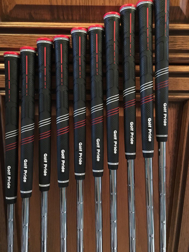 SBennettGolf's tweet photo. Guess which ones? @golfpridegrips @craigwatson65 😂 #CP2Pro https://t.co/BPvJihcwrp