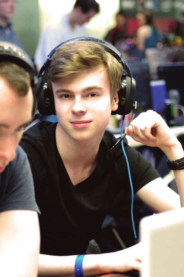 Chap_GG's tweet image. Qui est le plus agé ? RT pour moi Fav pour Kendji Girac