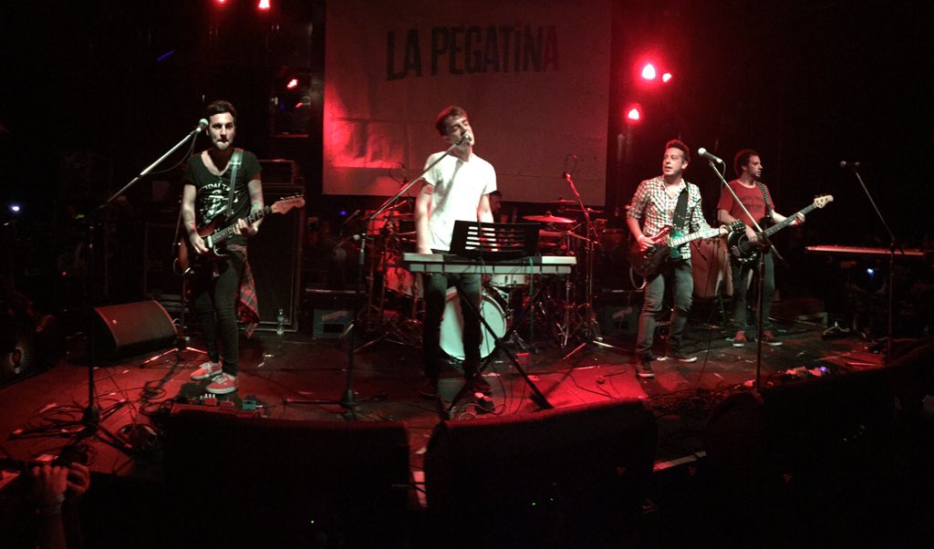 LariMicolucci's tweet photo. Tomala vos, damela a mi, trae a tu vieja ¡QUE TOCA MILF! 
@rockparatumami https://t.co/qWiT2J1uFr