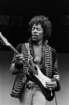 Happy Bday to a Legend, one of my all time favs, Mr Jimi Hendrix

PS - Also, Bruce Lee, Howie Mandel and Bill Nye! 