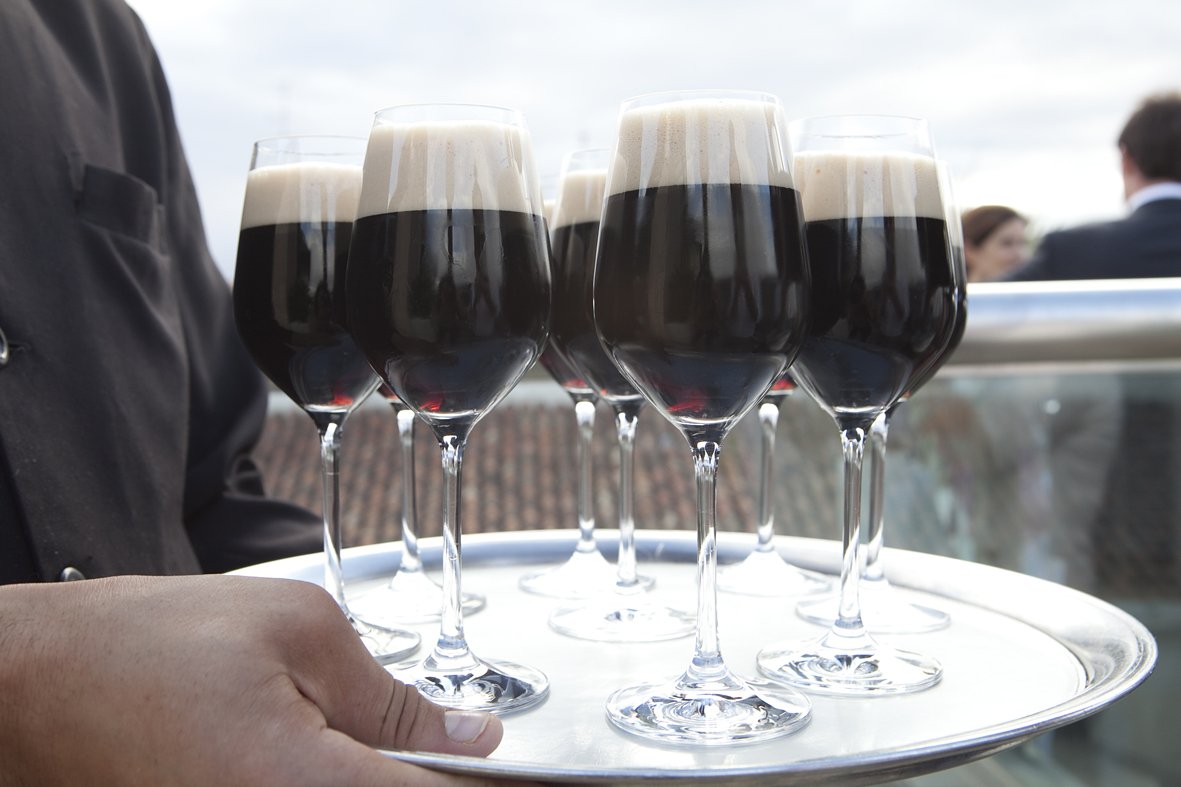 canacerveceros's tweet photo. #BlackFriday https://t.co/pGXnaitSNw