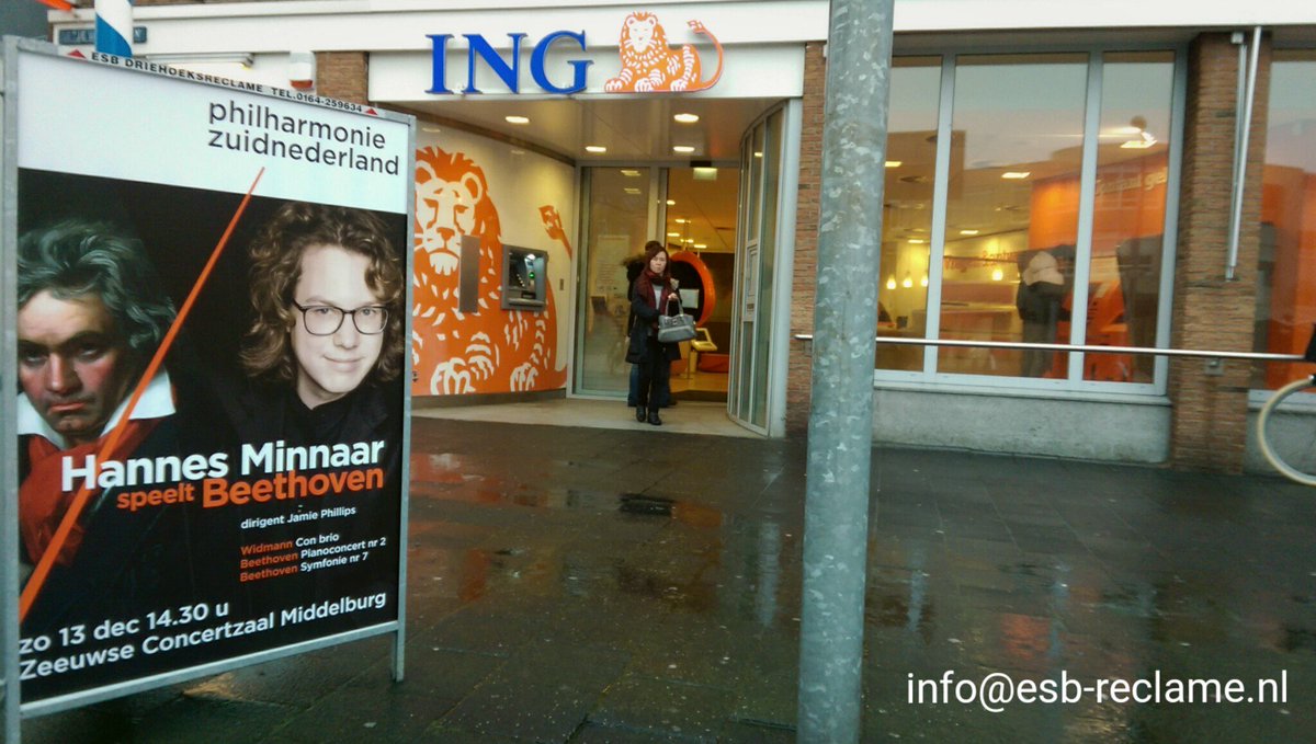 esbreclame's tweet photo. Voor doelgroepgerichte evenementen-aankondiging zijn #driehoeksborden een zeer doeltreffend medium. https://t.co/PL163UXR6T