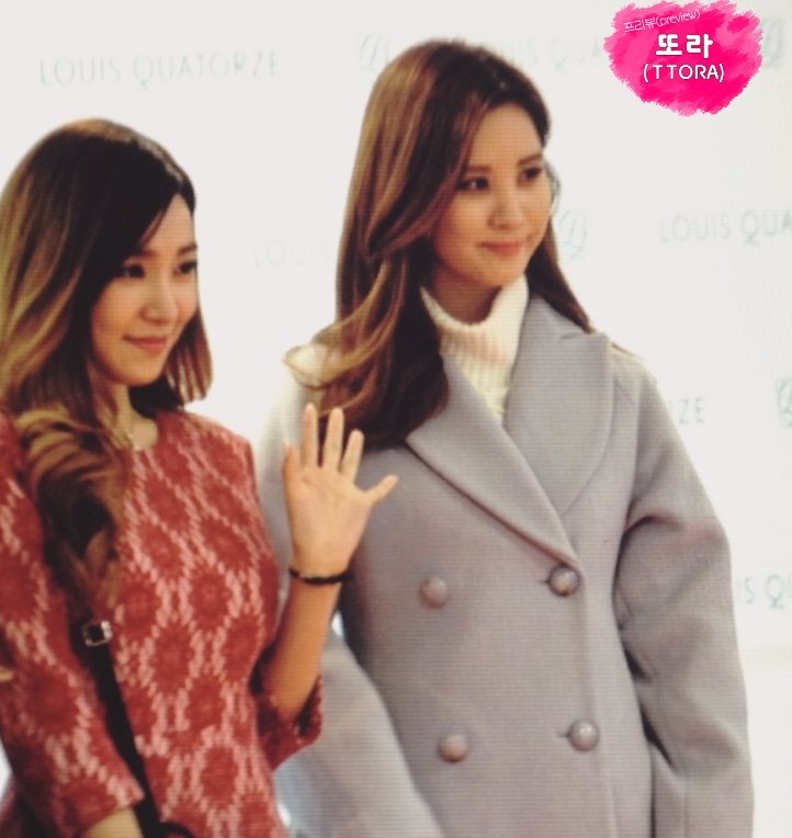 [PIC][27-11-2015]TaeTiSeo tham dự buổi Fansign cho thương hiệu "Louis Quartoze" tại Lotte Department Store Busan vào chiều nay CU0DG6SUwAET0Co