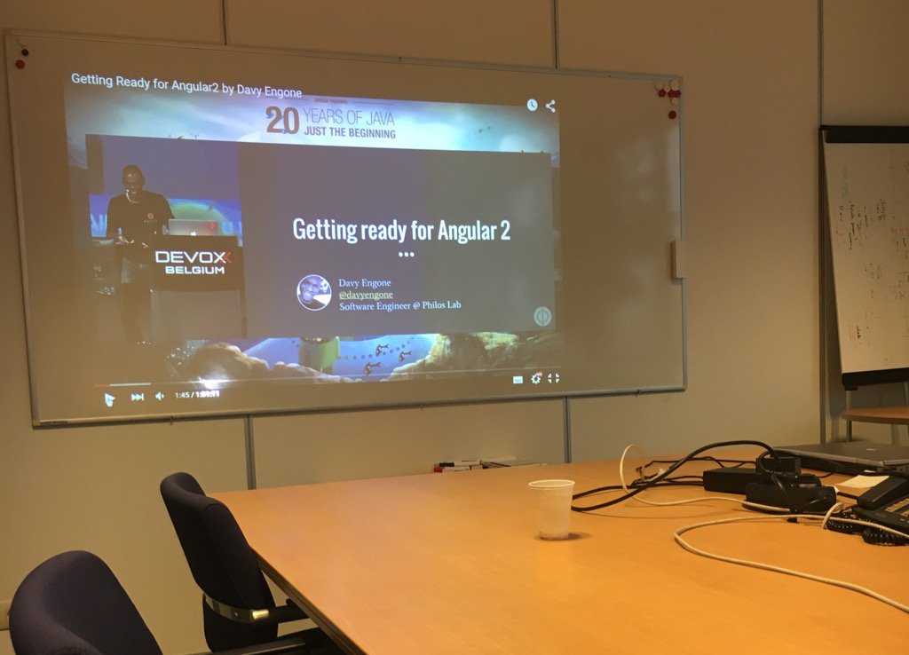 Samuel_vdc's tweet photo. Lunch break #devoxx2015 #angularjs #angular2 https://t.co/NHL4anmYkN