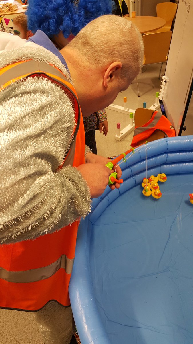KHWarehouseOps's tweet photo. More fun! #BlackFriday #knowhow #placetobe https://t.co/1MaIMUCvHw