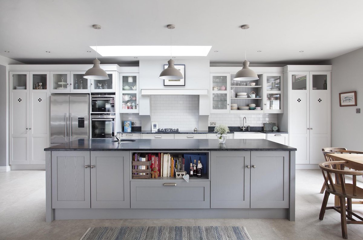 PriceMyKitchen_'s tweet image. #Grey is one of the most popular shades of 2015. Do you have any predictions for 2016? #designpredictions