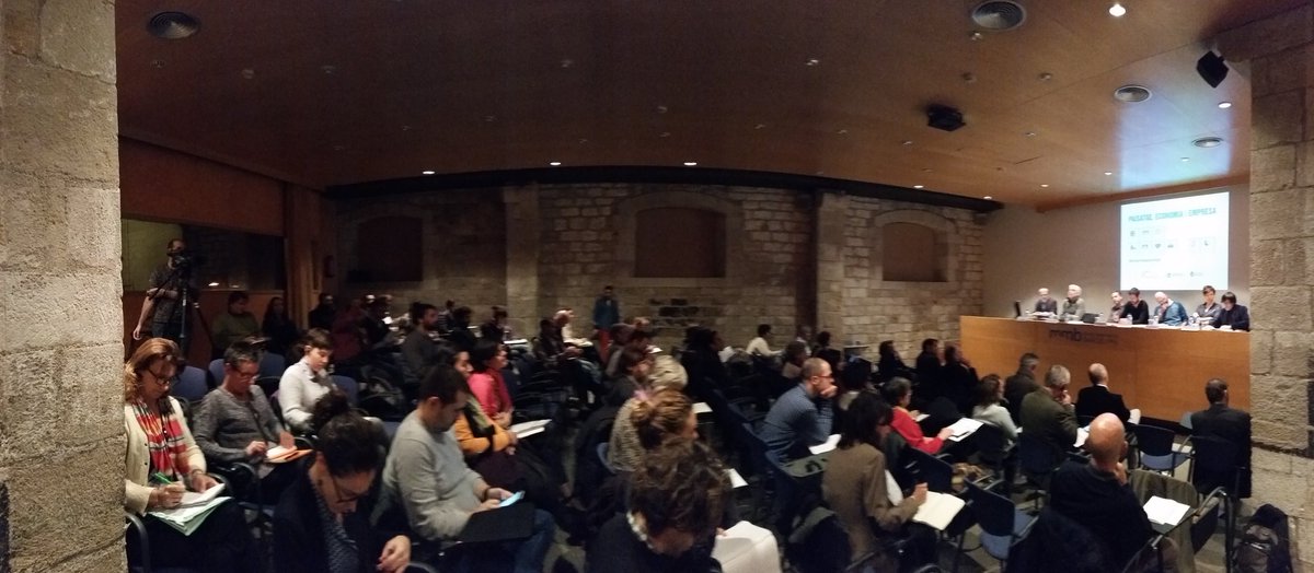 DirkGotzmann's tweet photo. @catpaisatge @FundaCoromina  @civilscape more than a hundred people attended 'Paisatge, Economia i Empresa'. https://t.co/3GfwYOsoFA