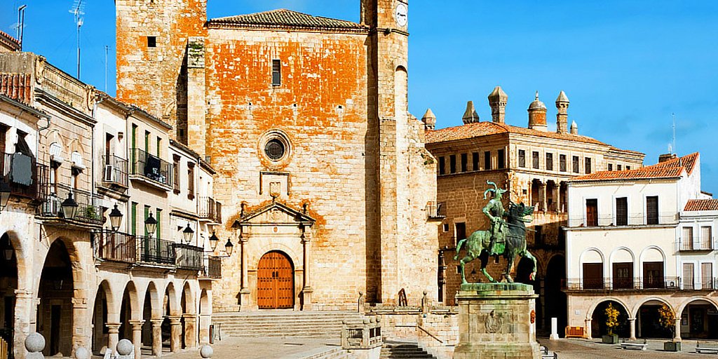Toprural's tweet photo. ¿Por qué es tan especial el pueblo de #Trujillo? Vótalo como una de las 7 #MaravillasRurales https://t.co/I2V1OgZIfJ https://t.co/I0Q0buLx8c
