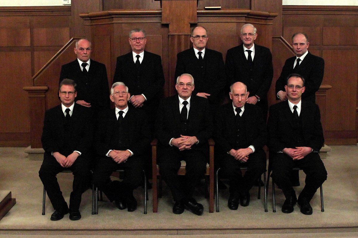 Dominees Ger Gem In Ned They let the team dress casual for picture day : r/ReformedHumor