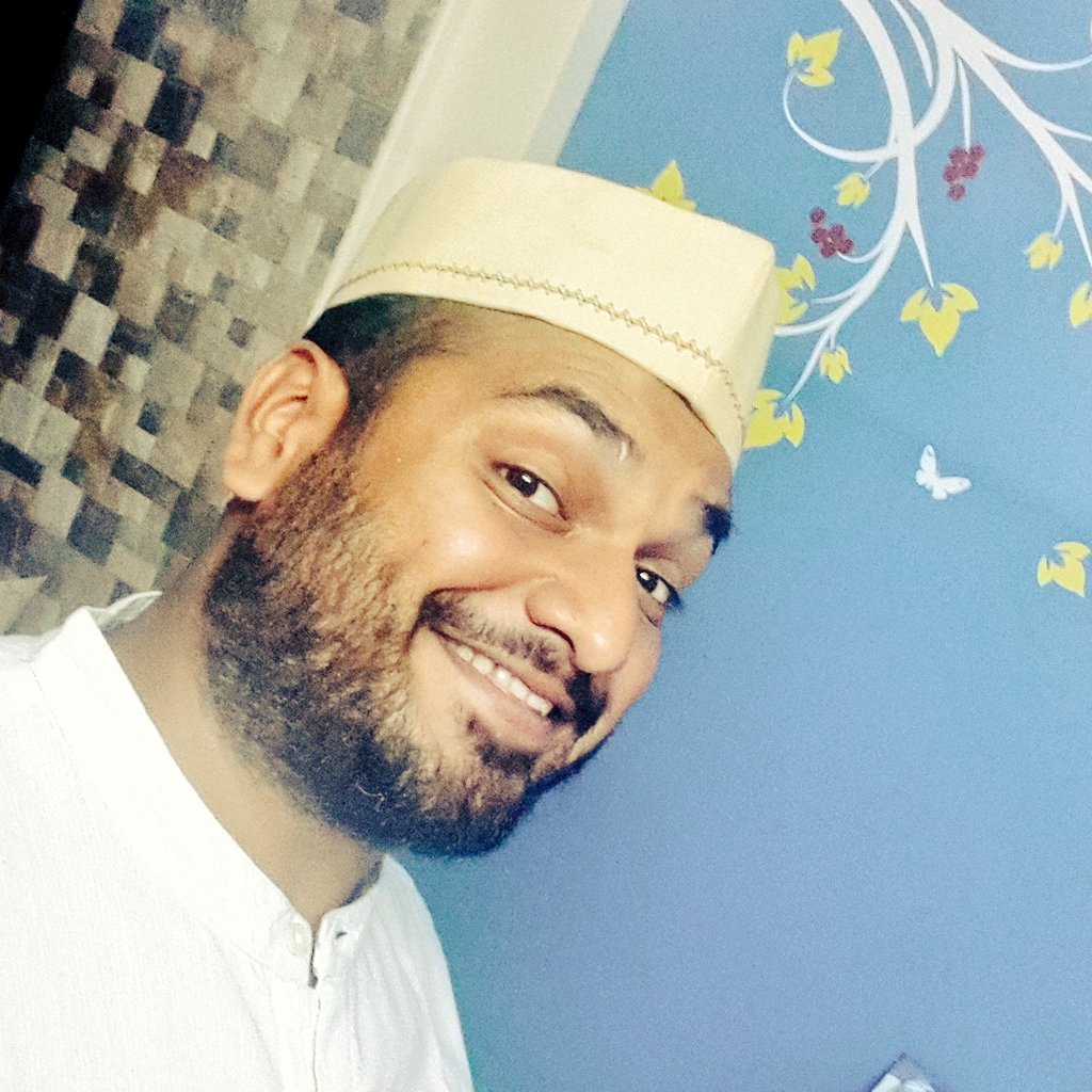 madhurkarnik's tweet photo. @QuikWallet Supporting #ThatBeardGuy... Here's my #BeardSelfie https://t.co/rEdIyZxuTg