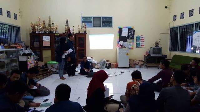 Hallo satu teknik!👊👊
Sore ini sedang diadakan technical meeting Pemira FT 2015 yang bertempat di PKM FT
