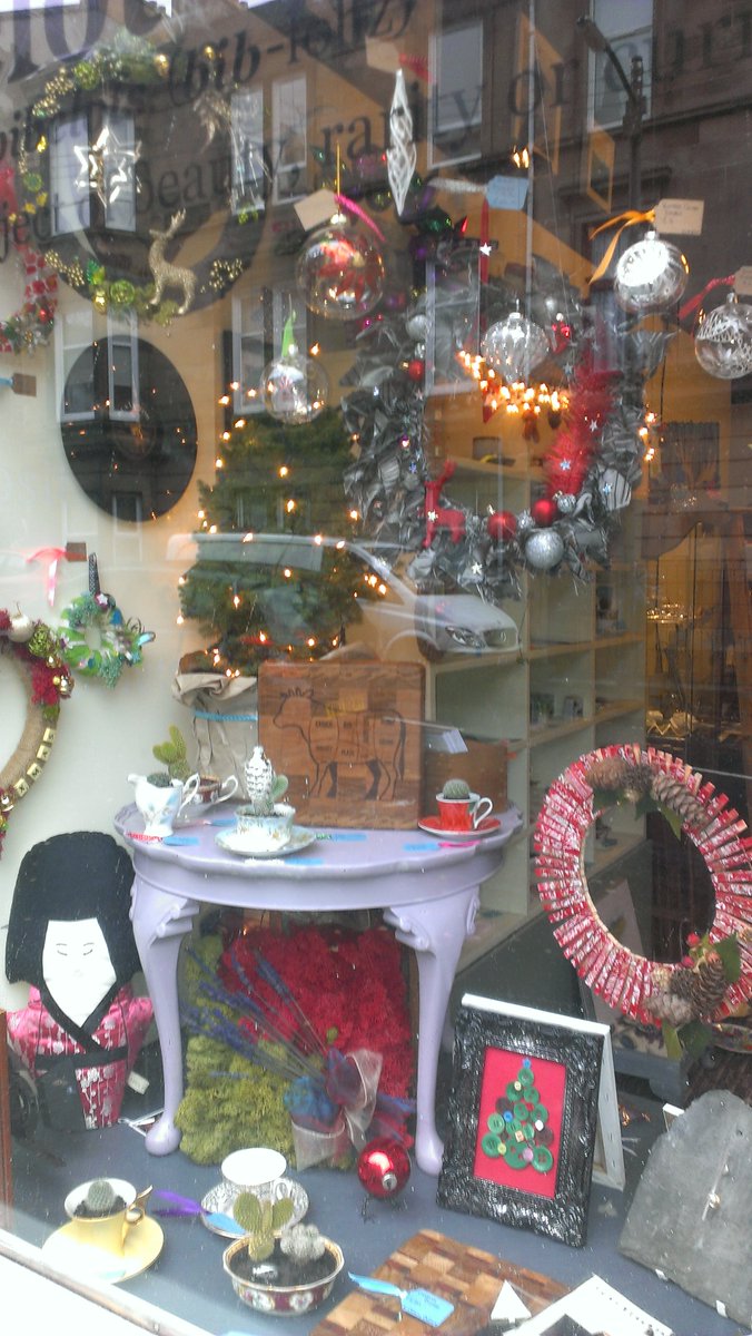ArtsBibelot's tweet photo. Bibelot window looking very festive.#wreaths #baubles #beautifullittlethings https://t.co/Muq6RUJxUy