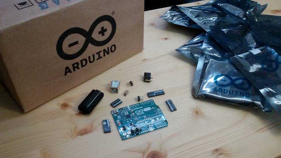 giandolf's tweet image. Primo corso di saldatura con @ArduinoOrg
@FablabMessina #arduino #arduinoorg #fablab #hackspace #swmessina