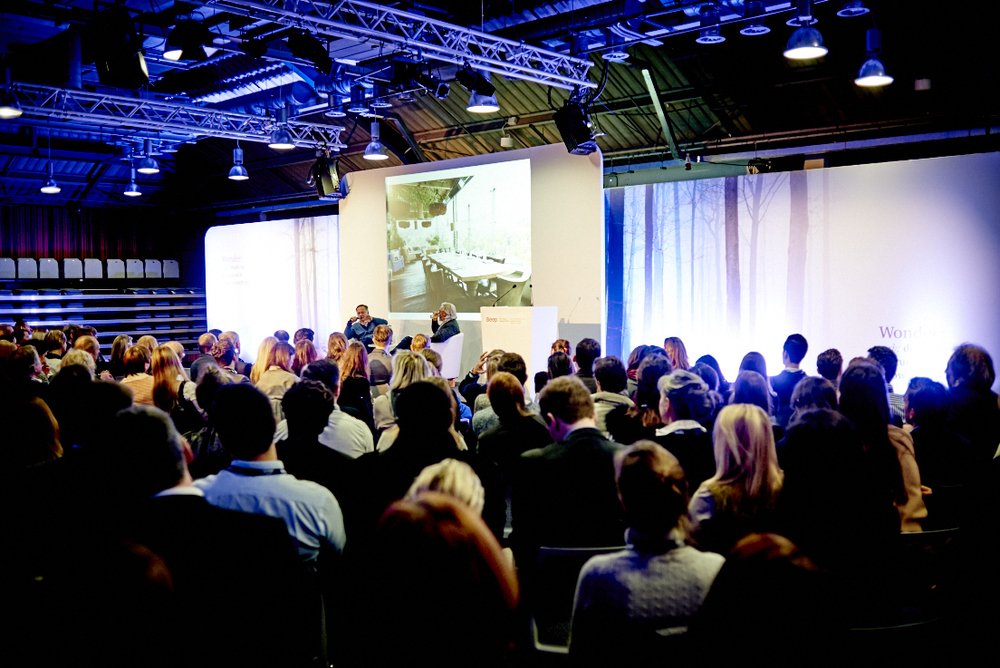 SleepEatEvent's tweet photo. #FlashbackFriday Did you catch one of the fascinating Sleep Conference sessions? #Sleep15 https://t.co/Rw8APLkx5A