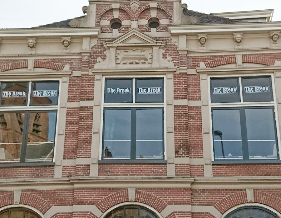AfdelingSign's tweet image. Afdeling Sign verzorgt passende gevelreclame voor Pool &amp;amp; Lounge Café The Break. Lees meer: bit.ly/1PRUOtQ