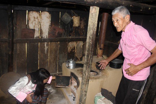 Choden has spent 2/hrs daily for 12-yrs gathering firewood. #Biomass reducing this: on.undp.org/V6P0G #COP21