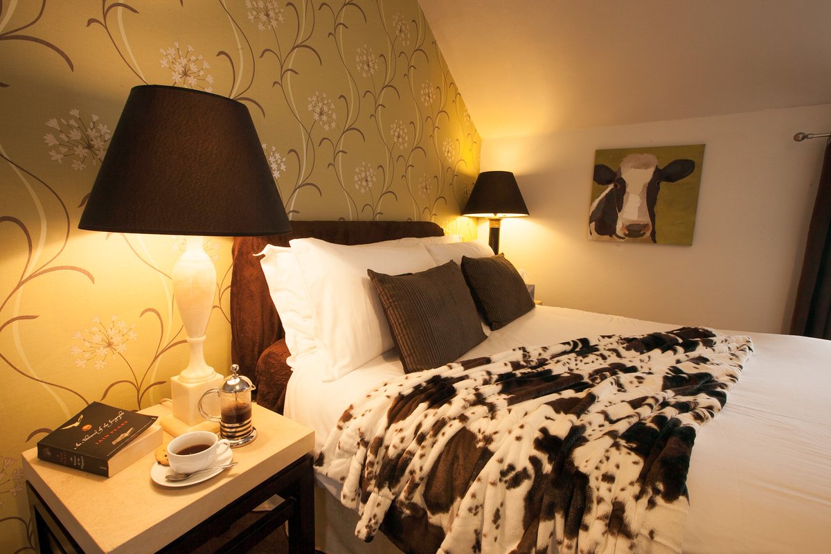 The Holly Bush Inn tweet media