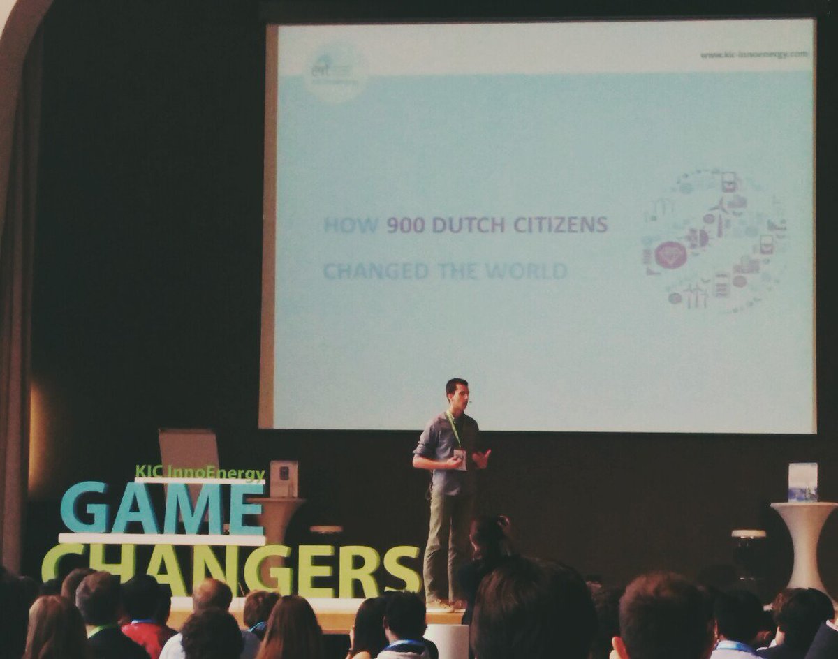 MarMartinezDiaz's tweet photo. Tom Huizer PDEng #SmartCities @KICInnoEnergyBN sharing @urgenda as #community driven #GameChangers , at #letsKICoff https://t.co/fErfhQzPeZ