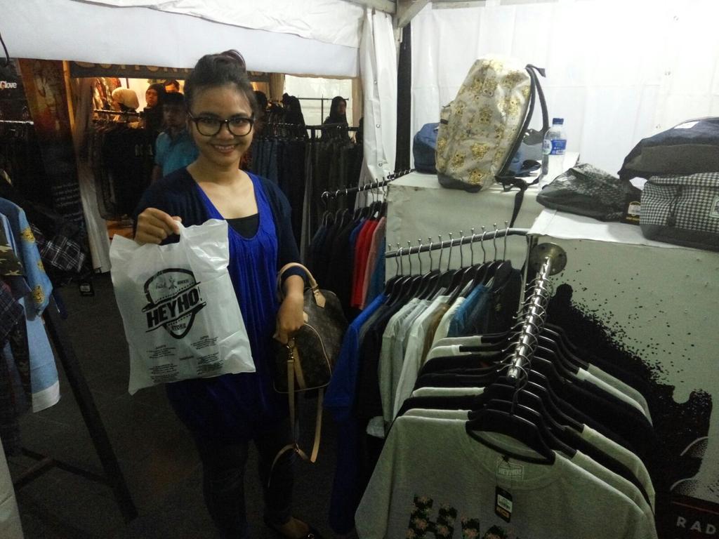 terima kasih sudah mampir di booth HEYHO at "Clothing Bazaar United" @PlazaSemanggi 
27 Nov - 6 Des 2015
FREE ENTRY