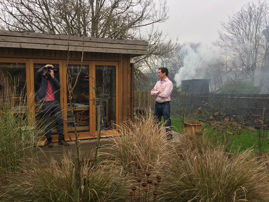 JeremyCorner's tweet image. Modelling for @sageuk today with @MikeTulipPhotos @Blue_Eyed_Sun @IvyEllen