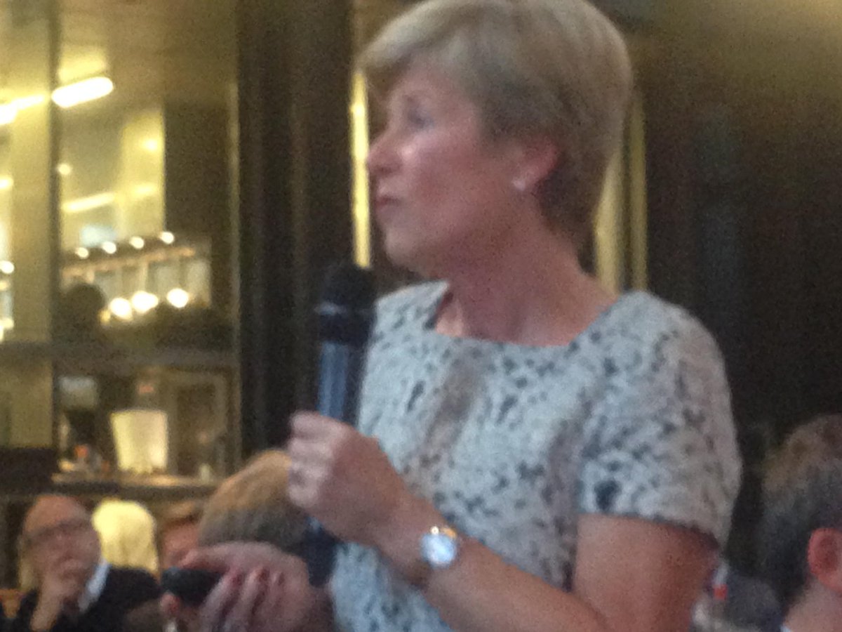 ChrisVDVoorde's tweet photo. Met 100 Friday Friends geboeid door presentatie rector Ann de Paepe UGent over state of the art en toekomst Univ https://t.co/Y6EJnskPJx