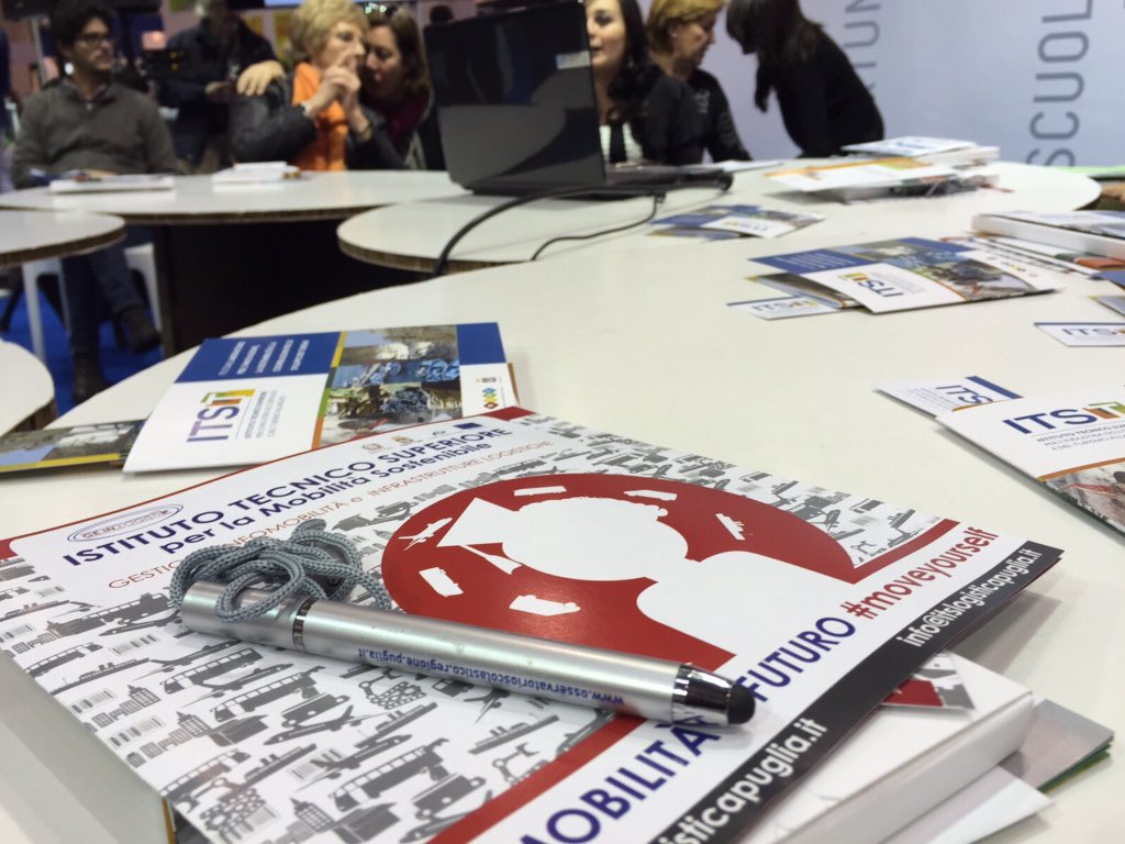 logisticapuglia's tweet photo. I sei Its di Puglia a confronto durante il @Job_Orienta https://t.co/z2F6HrqkO6