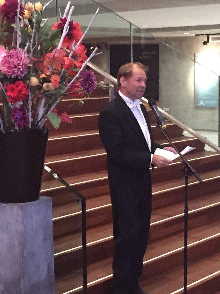 Sven Ariaans sluit als stadsdichter het stadsenregiobezoek af in <a href="/gemTiel/">gemeente Tiel</a>