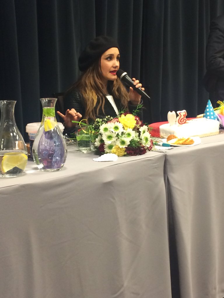 PoloniaDMaria's tweet photo. #FOTOS ya se empieza convivencia de @DulceMaria en Polonia ! 🇵🇱 https://t.co/FubTrLYDDC