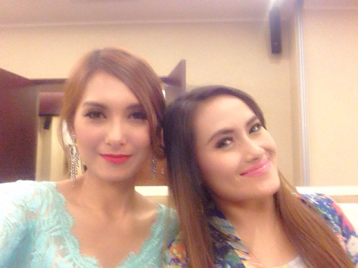 LennyLips's tweet photo. Melintas... @Eva_JV https://t.co/mG4pEJrtUF