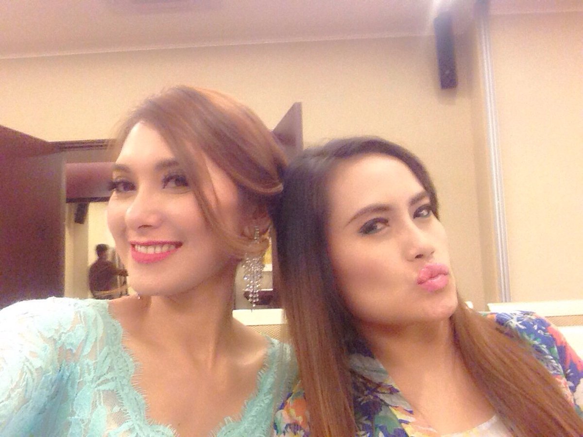 LennyLips's tweet photo. Melintas... @Eva_JV https://t.co/mG4pEJrtUF