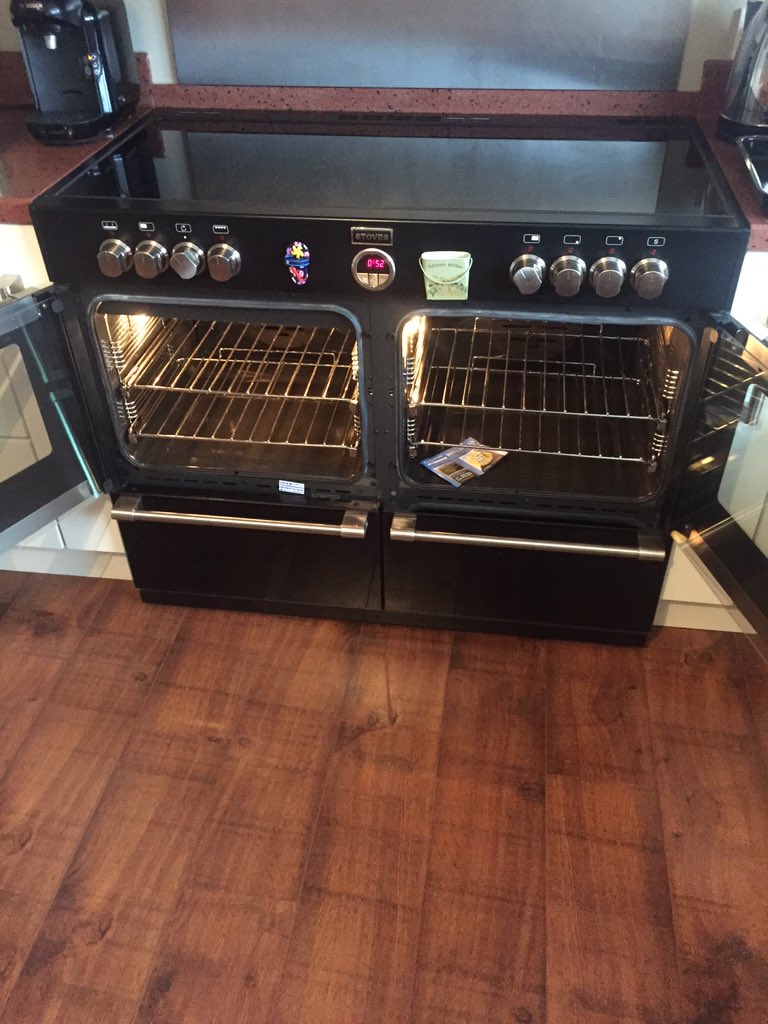 OventeamN's tweet photo. Double oven clean in BT79 today. 
Free dishwasher service clean. 
No travel cost.  #oventeamni #cleaning #omagh https://t.co/Pq2tVuPdBc