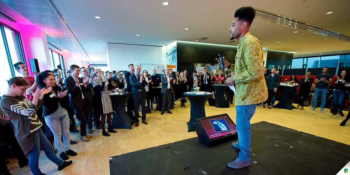 ABNAMRO's tweet photo. Lancering vierde #SocialImpactBond was een groot succes! Lees meer op https://t.co/609JBAn40s #SIB030 https://t.co/qH8eR5y512