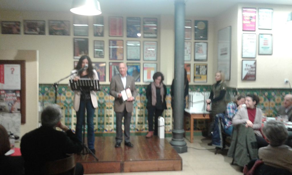 AmparoSuayM's tweet photo. @voluntaris_cat muchas gracias por este bonito homenaje a @pacogonzalez44 por sus más de 25 años de #voluntariado https://t.co/jQE8bHjXiN