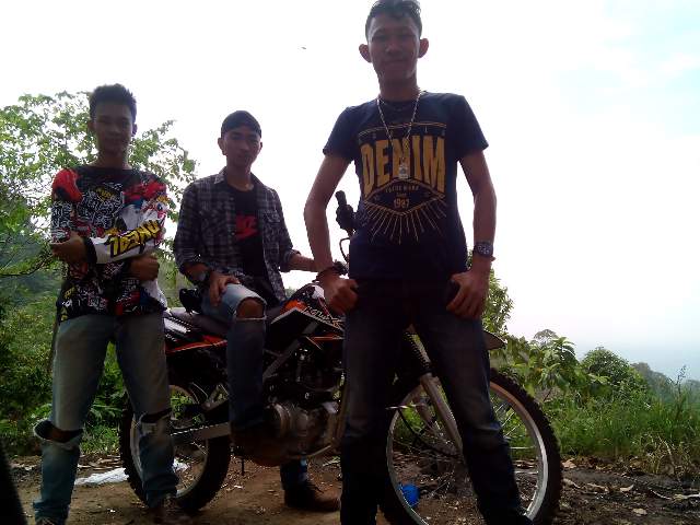 AndreRamadhan39's tweet photo. My Trail My Adventure Gunung Betung@ Alvan Pratama,Adriyan zailani https://t.co/vy1LaU91qc
