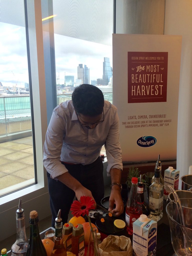 OceanSprayUK's tweet photo. Getting that #FridayFeeling going at Time Inc offices with @RyanCheti and Ocean Spray cocktails #JustRefresh https://t.co/FWhDn7bHrw