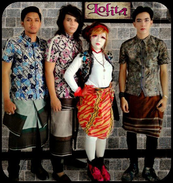 LOLITA_BAND's tweet image. Ingin melihat aksi panggung Lolita Band #dateng @plazaatrium besok jam 15.00 @TitiOby @titiobyshifa @naomii_nomi