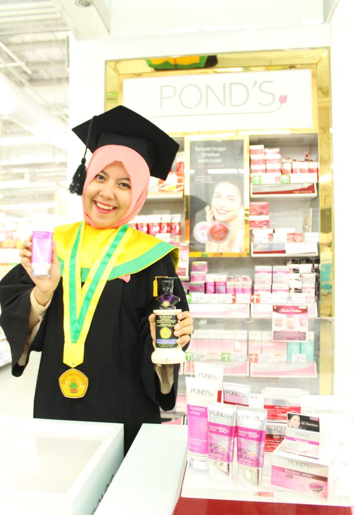 vani_embem's tweet photo. Prduk Pond's dr unilever, mmbwt wjhku bersih mulus, prestasi maju terus @Carrefour_ID #CarrefourID #KemilauCantikmu https://t.co/1rfiNAupfW