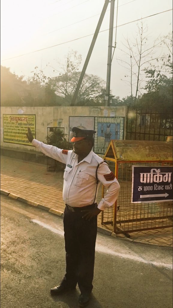 Markajp19's tweet image. Some snaps of #Raipur en route to the last training before our @FIH_Hockey #HWL2015 gets going tomorrow! #RedCaribou