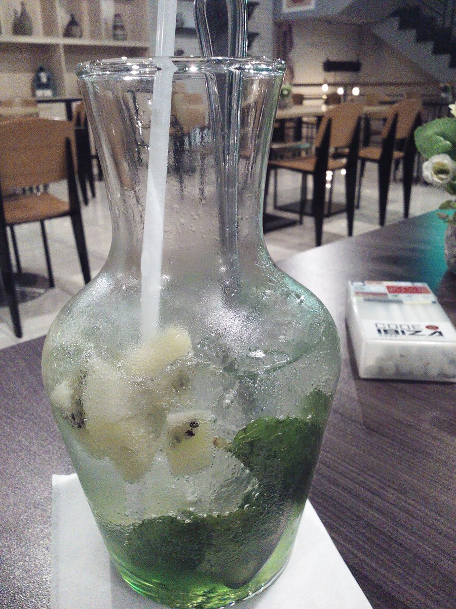Pedagang Coco'oan (@pedagangcocooan) on Twitter photo Mang! <a href="/TableOneResto/">Table One Resto</a> Aing teh pesen Nginum hungkul!! Naha bet dibere Dangdaunan?? Nya da Aing teh Domba!!π #GakSuka! Mang! <a href="/TableOneResto/">Table One Resto</a> Aing teh pesen Nginum hungkul!! Naha bet dibere Dangdaunan?? Nya da Aing teh Domba!!π #GakSuka!