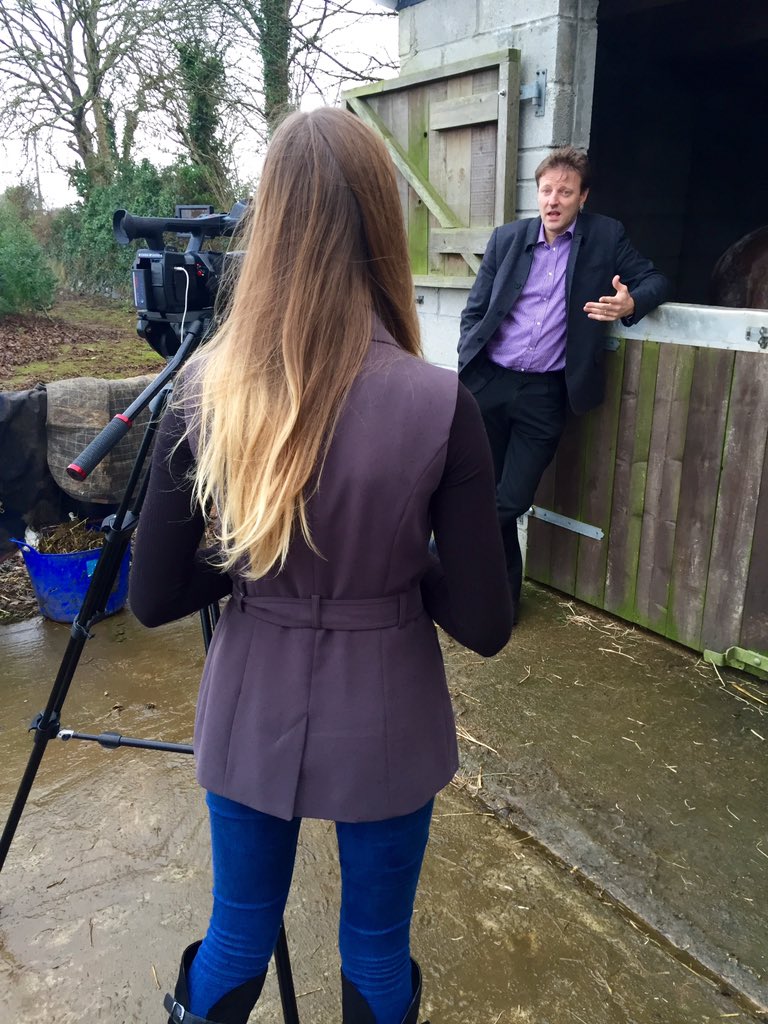 TailsOfTheRoad's tweet photo. Interviewing MP Derek Thomas who is taking Debbie's petition to transport minister Andrew Jones. #passwideandslow https://t.co/vFOZoREh13