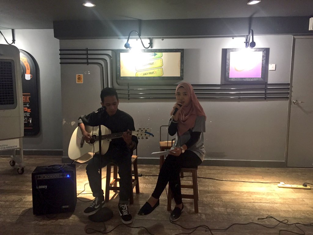 quakerangers15's tweet photo. Distance covered by @bellaaa_xx & Krell #QuakeRangers15 #QRBuskingNight https://t.co/0Wqcvo6k8I