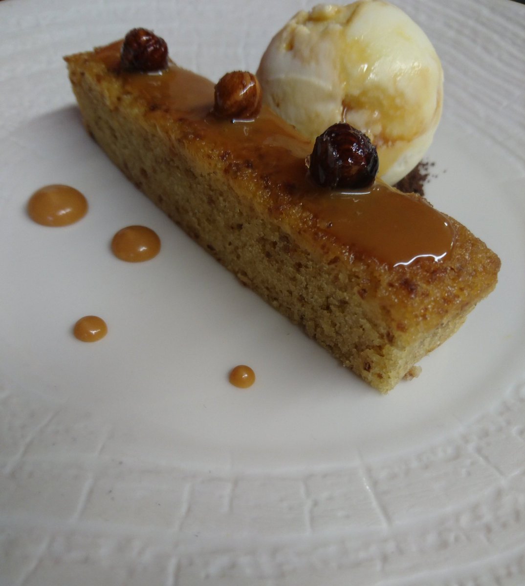 Toffee and hazelnut pudding <a href="/maisons_rest/">Maisons Restaurant</a> <a href="/mcardle_23/">Raymond McArdle</a> @Markdoran15 @amygadd1996 #dessert #Winter