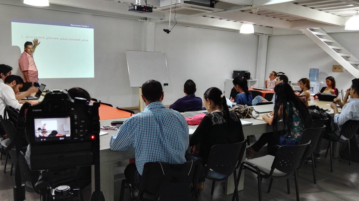 AppscoCali's tweet photo. Inicia el Taller de Ventas B2C con @fplatag en el #CoworkingPluralDNA #BusinessDay https://t.co/i0paSxv2W1