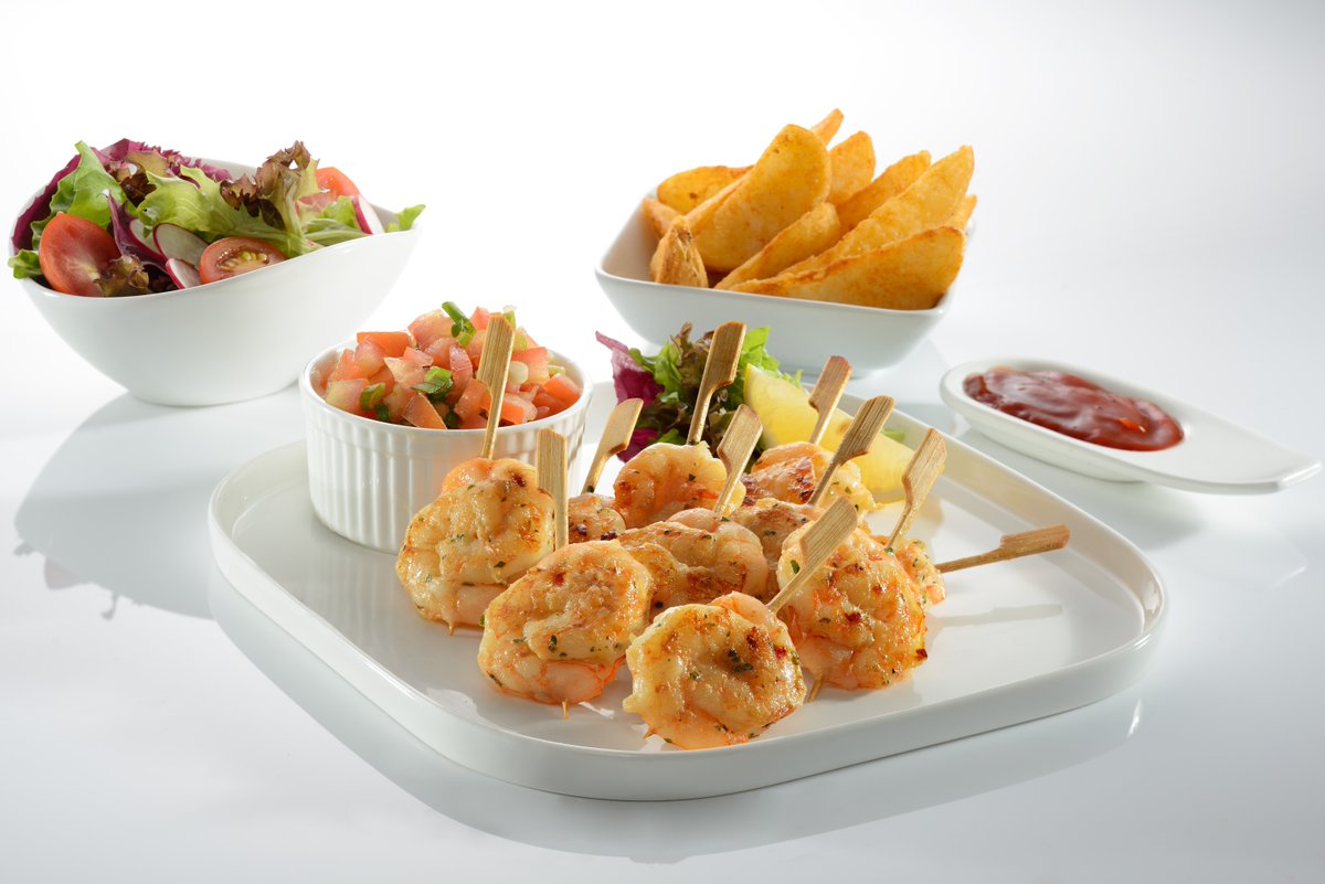 PacificWestUK's tweet photo. Have you got a Christmas meal? Starter ideas! #PrawnTwisters #ChilliMango #GarlicLollipop https://t.co/pdKDKgKU98