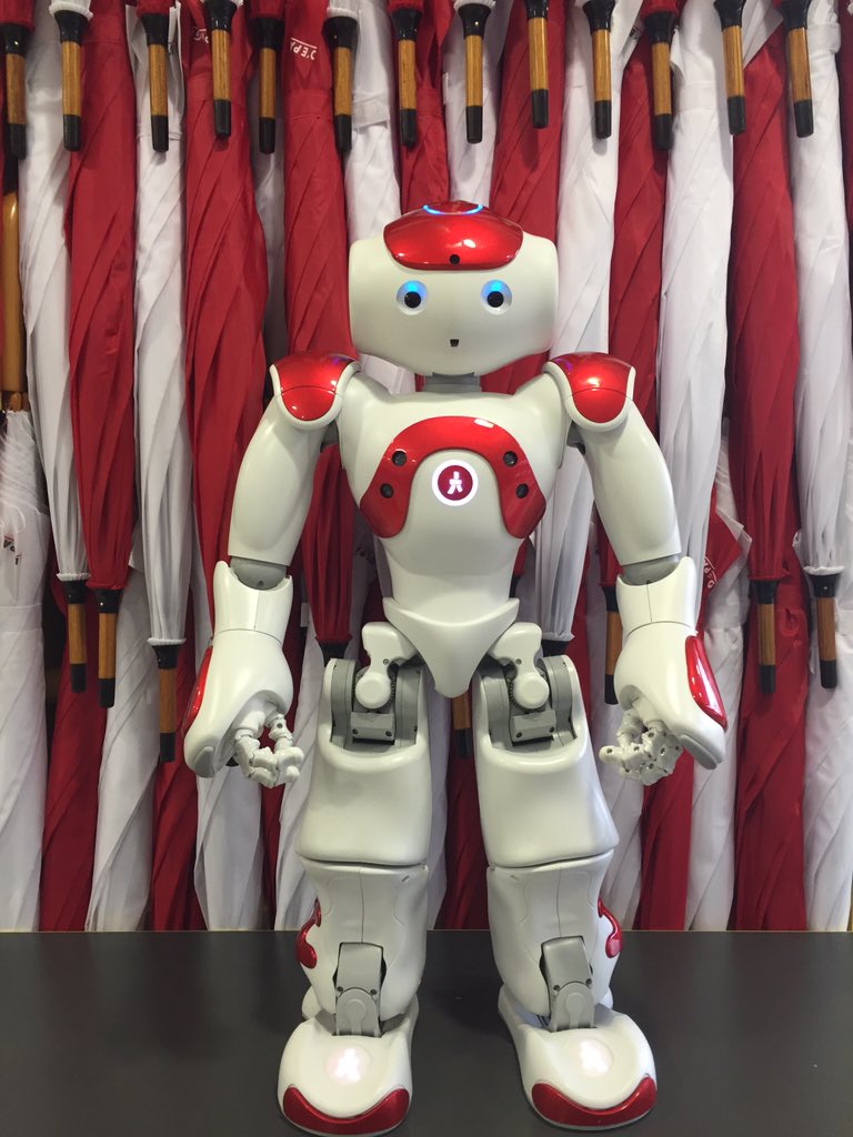cedricveller's tweet photo. Notre #nao est lui aussi prêt pour le #marathonennovation ! Exploitez ses possibilités 😊 @CE_RhoneAlpes @tuba_lyon https://t.co/ojHWm4iRCi